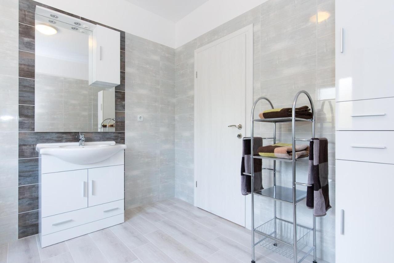 Apartment Dajana Pinezići المظهر الخارجي الصورة